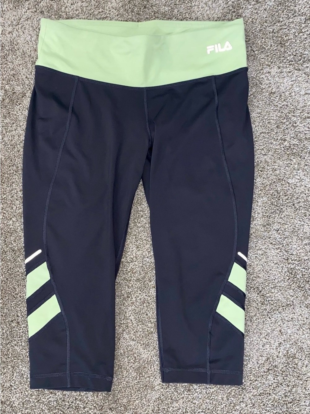 FILA Workout Capri Leggings – Size Medium